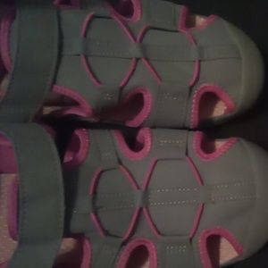 Rugged out back sandals kids 6 woman's 7.5/8